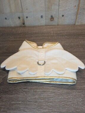 Simply Dog Harness Size M.  15-20 pounds girth 17"-20" Angel Wings Halloween
